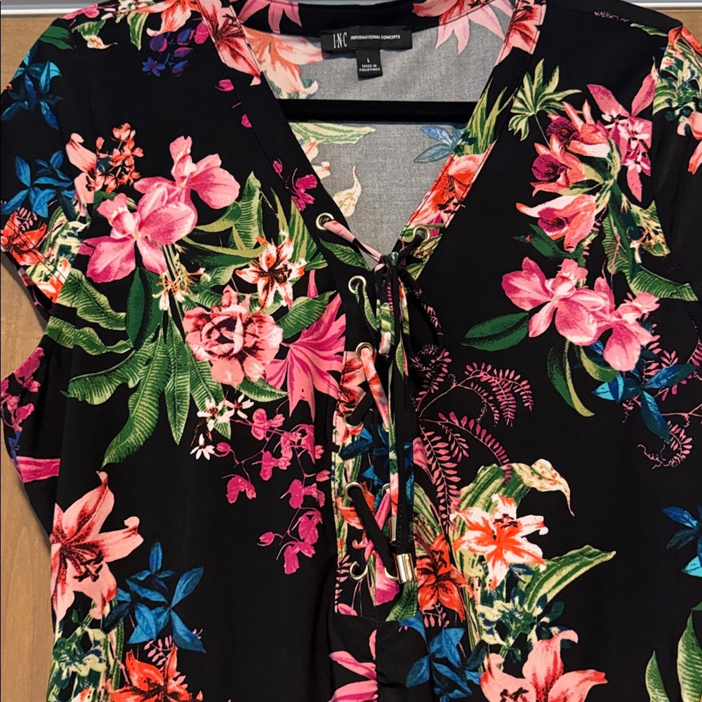 I.N.C. Floral printed lace up Rouched slinky blouse Top Womens L stretch office - Picture 3 of 12